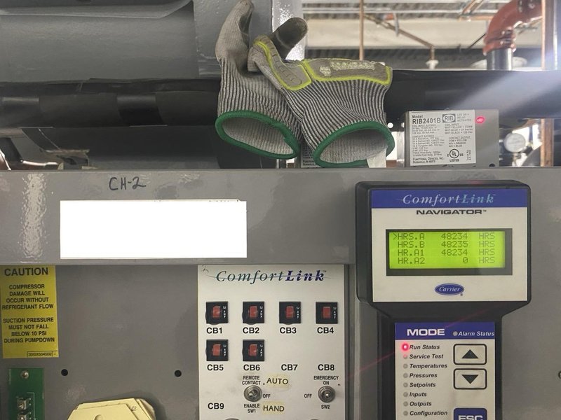 175 Ton Carrier 30HXC186RZE660 Chiller, 2004