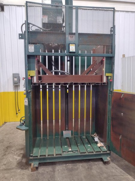 60" X 30" X 48" MASTER COMPACTION MCAIN EPCO MODEL #E-11 VERTICAL HYDRAULIC CARDBOARD BALER: YOBRO #25801