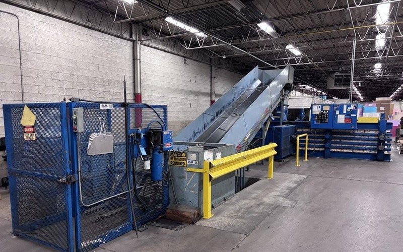 30" X 40" SELCO MODEL HSO-128A AUTO-TIE TOP LOADING HORIZONTAL HYDRAULIC BALER SYSTEM, W/ CONVEYOR &amp; DUMP HOPPER: YOBRO #26210