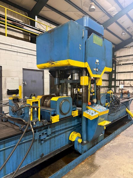 400 TON X 30' DRILCO TRAVELING HEAD HYDRAULIC STRAIGHTENING PRESS: YOBRO #25135