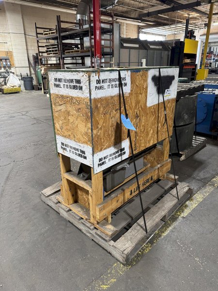 Joslyn model VBT hi voltage switch s/n AMT01012 600 amp, 15.5 kv