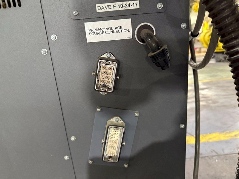 YASKAWA MOTOMAN-MH24 w/ DX200 Controller USED **Missing Teach Pendant**