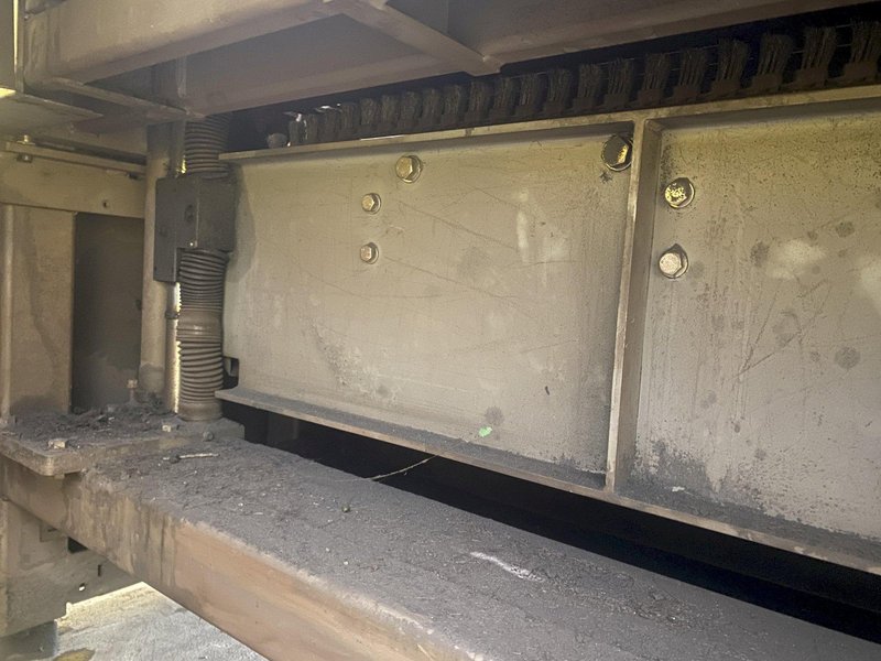 60" WIDE LISSMAC MODEL #SBM-M1500 DESCALER / BELT GRINDER: STOCK #20990