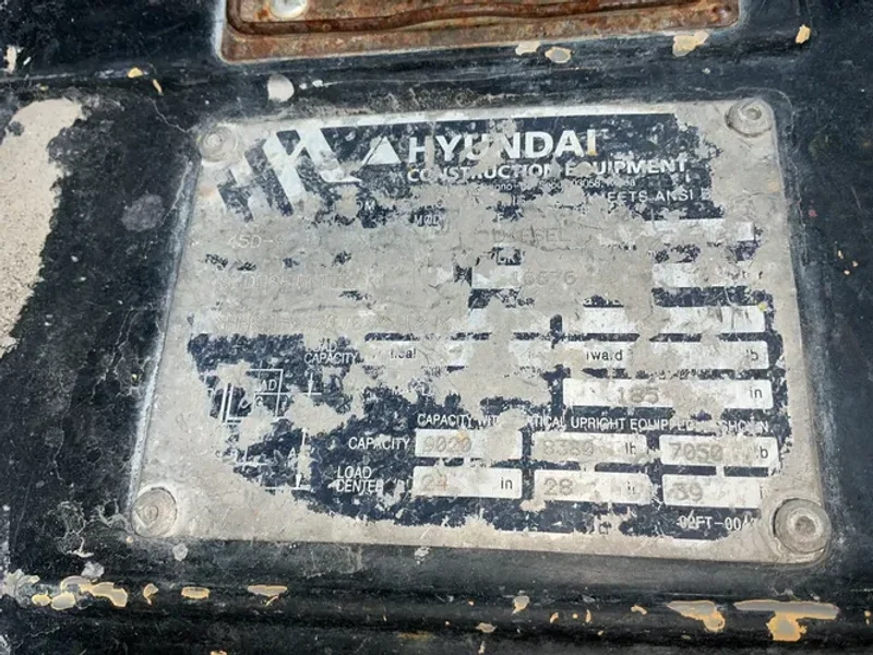 HYUNDAI 9020 LBS DIESEL FORKLIFT  -  45D-9