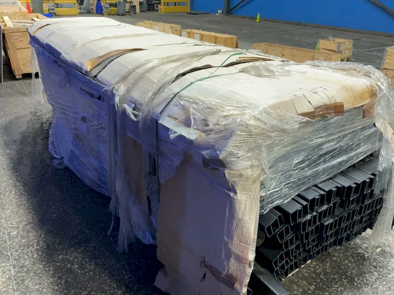 SIEMENS PLASTIC WIRE COVERS  -  GP374406
