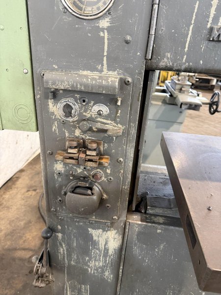DOALL METALMASTER VERTICAL BANDSAW. STOCK # 0434426