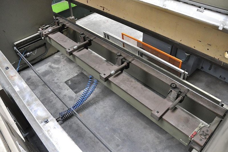 Safan - CNCL 300 ton x 5100 mm CNC