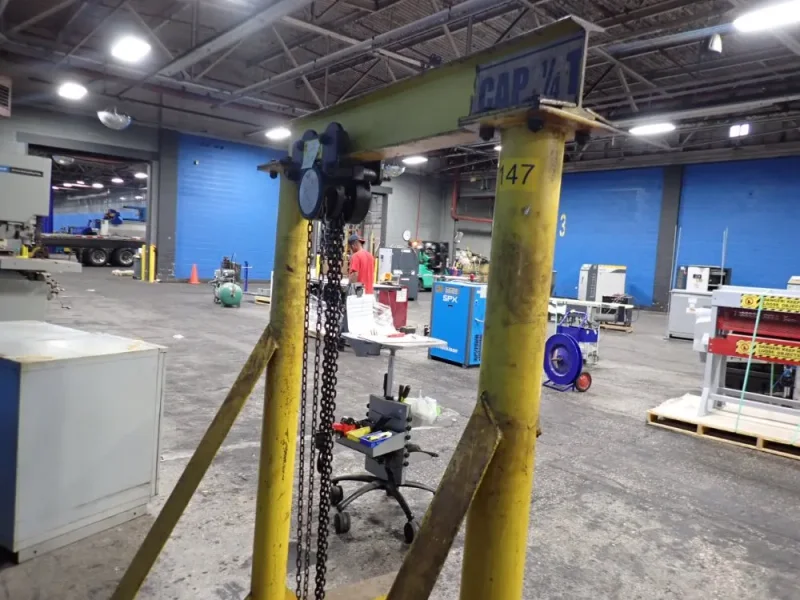CHESTER 1/2 TON CHAIN HOIST  -  A.M.