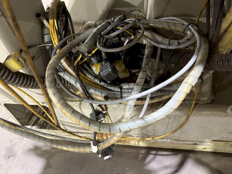 AIM 35* Ton Hydraulic Press USED