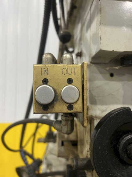 5 HP WILLIS MODEL #5000VS VERTICAL KNEE MILL: STOCK #19835