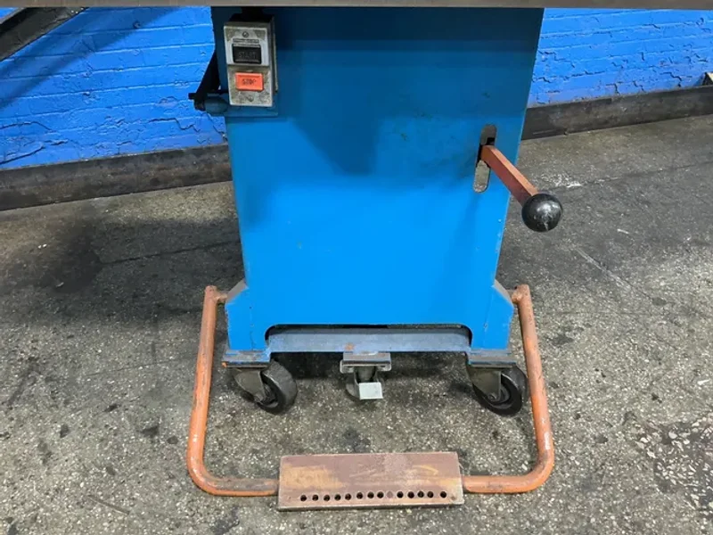 11.5” Vertical Band Saw