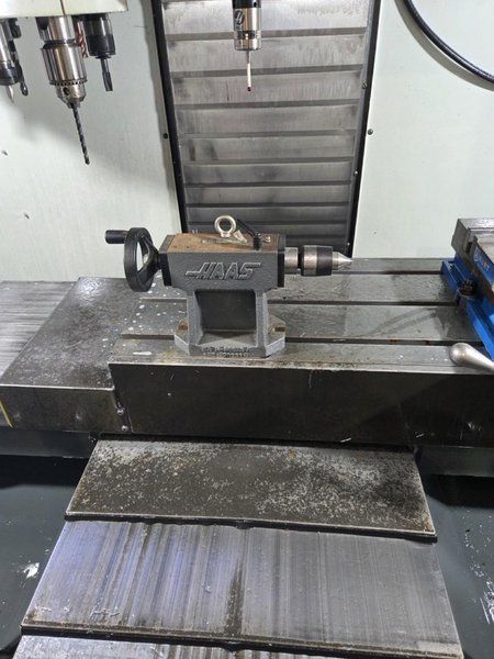 Haas VF-2 CNC VMC, 2022 – Haas HRT210 4th Axis Rotary with Tailstock, Wireless Probing, Rigid Tap, Chip Auger