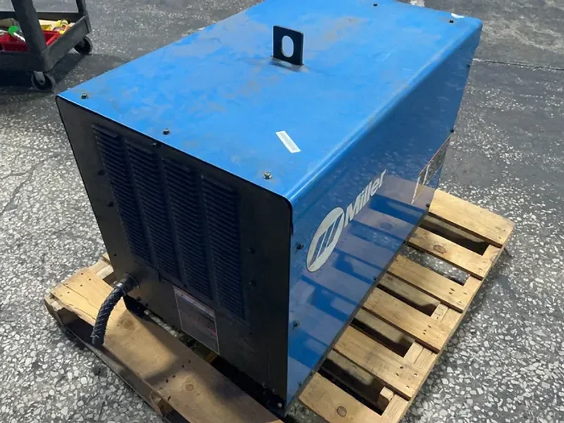 Miller  450 A  Welder  - Auto Deltaweld 452