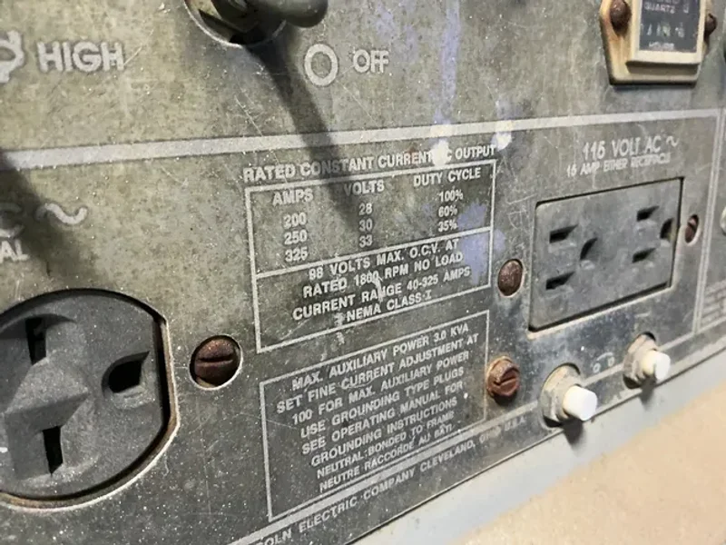 Lincoln 250 Amp Portable Welder - Sa-250 De152