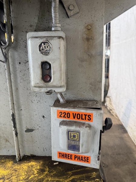 45 TON X 66" VERSON 2050 PRESS BRAKE W/ DIES. STOCK # 0219626.