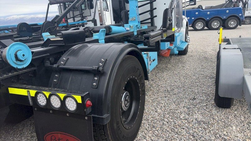 Peterbilt 536 Hooklift Truck, 2025 – 30k Miles