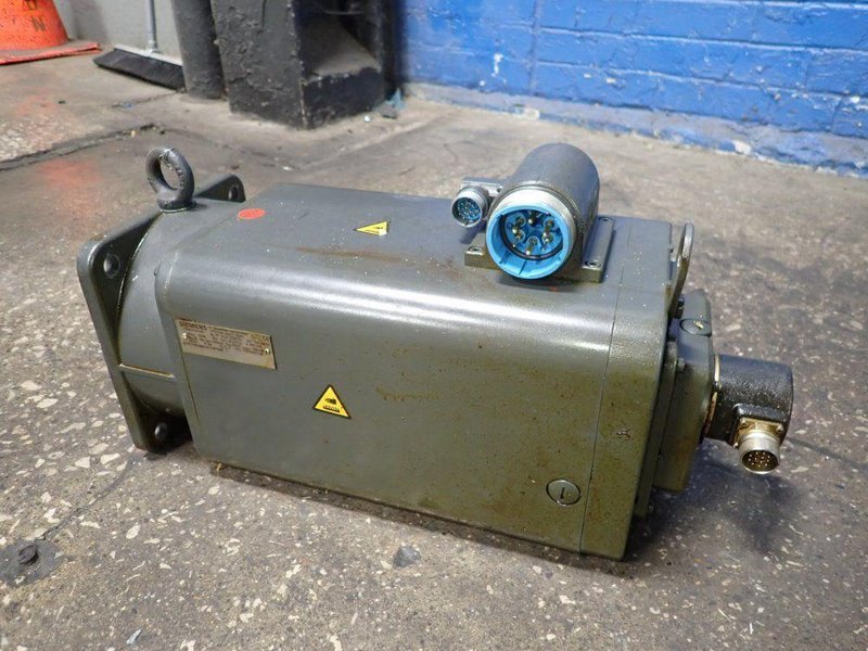 SIEMENS BRUSHLESS SERVO MOTOR  -  1FT5104-1AA71-1EA0