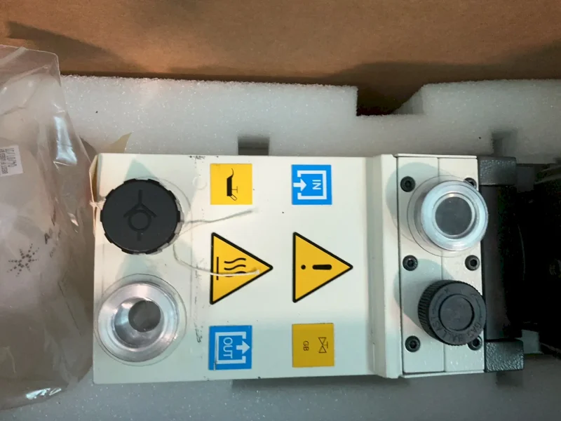 AGILENT TECHNOLOGIES 0.7 KW DS 302 DUAL STAGE ROTARY VANE PUMP   -  MY2225RA01