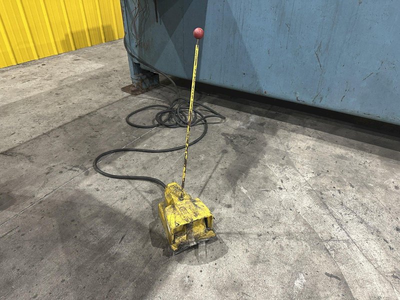 12&#039; X 1/4&quot; NIAGARA MODEL #SP-12-1/4 HYDRAULIC SHEAR: STOCK #22385