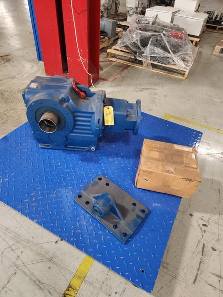 SEW EURODRIVE GEARMOTOR KT97/T AM254/256 USED