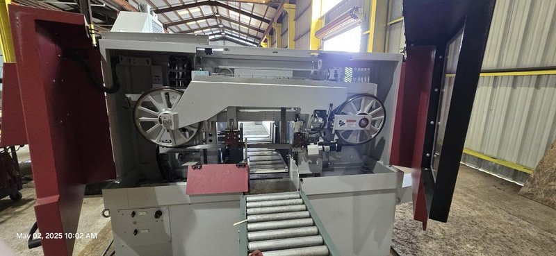 12″ x 10″ Behringer HBE261A Horizontal Automatic Bandsaw, 2022 – Conveyor, Automatic Material Feeding