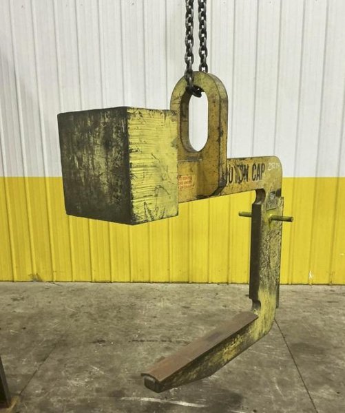 10 TON X 36" CALDWELL #82-10-36 COIL LIFT C-HOOK. STOCK # 0436126