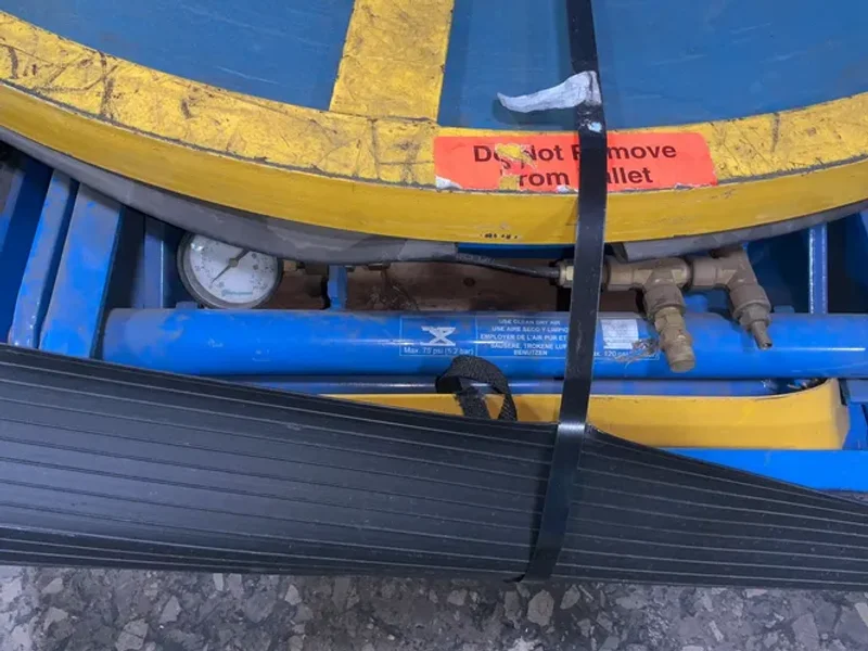 3,000 LBS PALLET LIFTER
