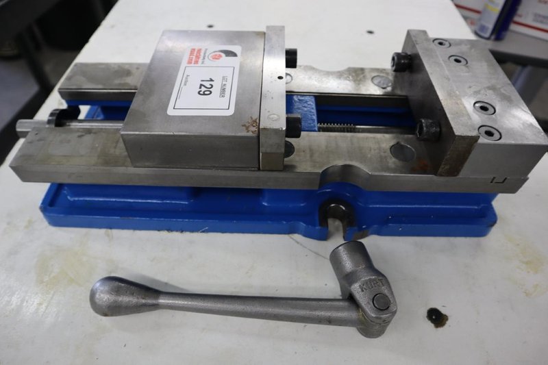 Kurt DX6 6" Machine Vise with Hard Jaws and Handle- Auction Item