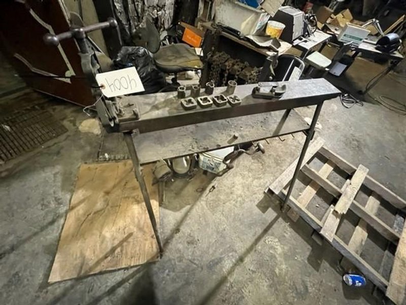 PIPE THREADING BENCH + TOOLS STOCK #4004