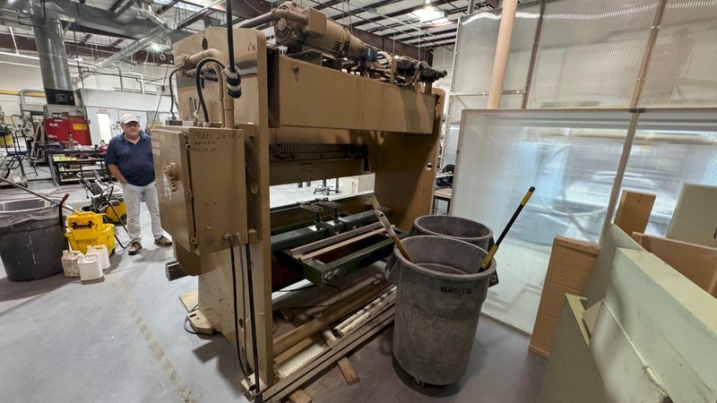 2001 Standard Industrial AB100-8 Hydraulic Press Brake (#5653)