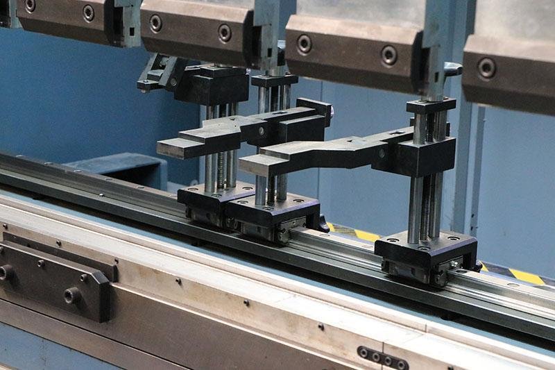 10' x 192 TON DURMA CNC HYDRAULIC PRESS BRAKE MODEL AD-R 30175