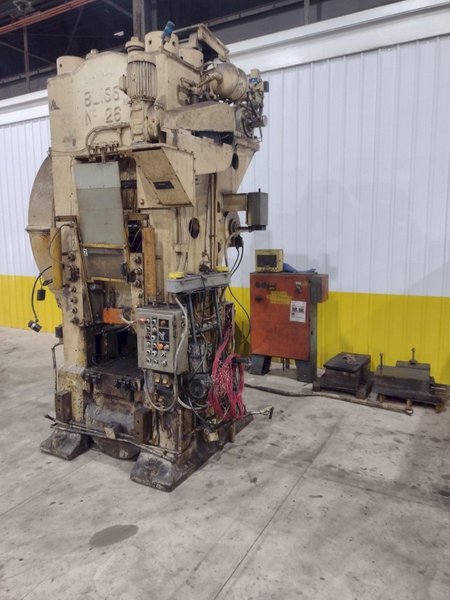 800 TON BLISS MODEL #26 KNUCKLE JOINT PRESS, 2.5" STROKE: STOCK #21707