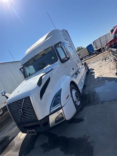 2023 Volvo VNL64T860 4V4NC9EJ5PN307510