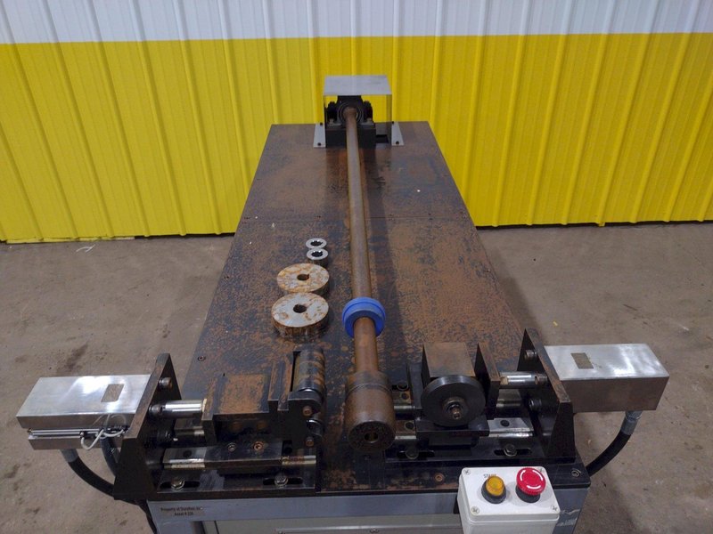 DURAFLEX MANDREL TYPE PIPE CUTTING MACHINE: STOCK #19328