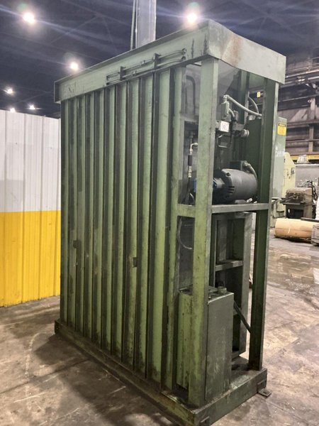 30" X 60" FOX VERTICAL HYDRAULIC BALER: YOBRO #24940