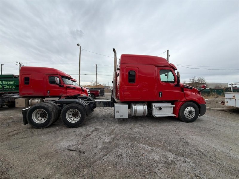 2020 Freightliner Cascadia 1FUJHHDV1LLLC1683