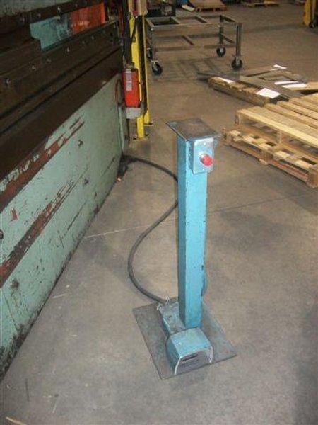 All Steel CNC Hydraulic Press Brake, 3 AXIS, 12′ X 230 Ton Capacity STOCK #3638