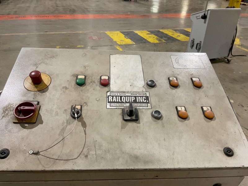 RAILQUIP CONTROL BOX FOR NEURO GEDI MOBILE VEHICLE LIFTS USED