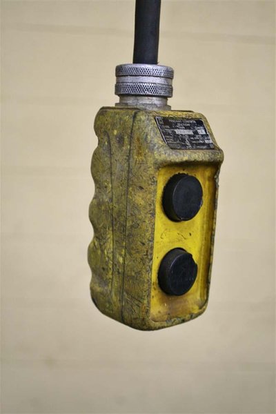 2 TON C &amp; M SINGLE PHASE CHAIN HOIST: STOCK #55346