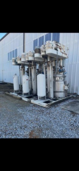 ROSS 200 GALLON MIXERS  -  PVM 100
