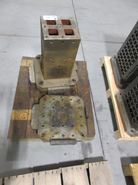400mm Mazak HTC 400 Pallet and Pallet with Tombstonecity Square Tombstone 250mm x 250mm x 17.75" H- Auction Item
