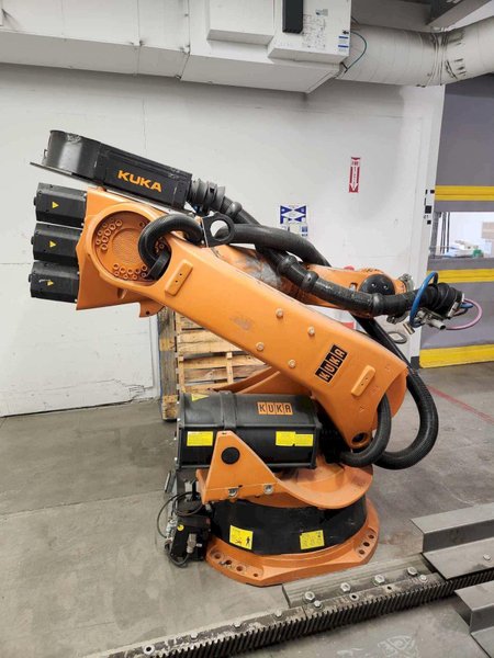 Kuka KR210 Robot With 30′ KL 1500-3 Kuka Rail System, 2010
