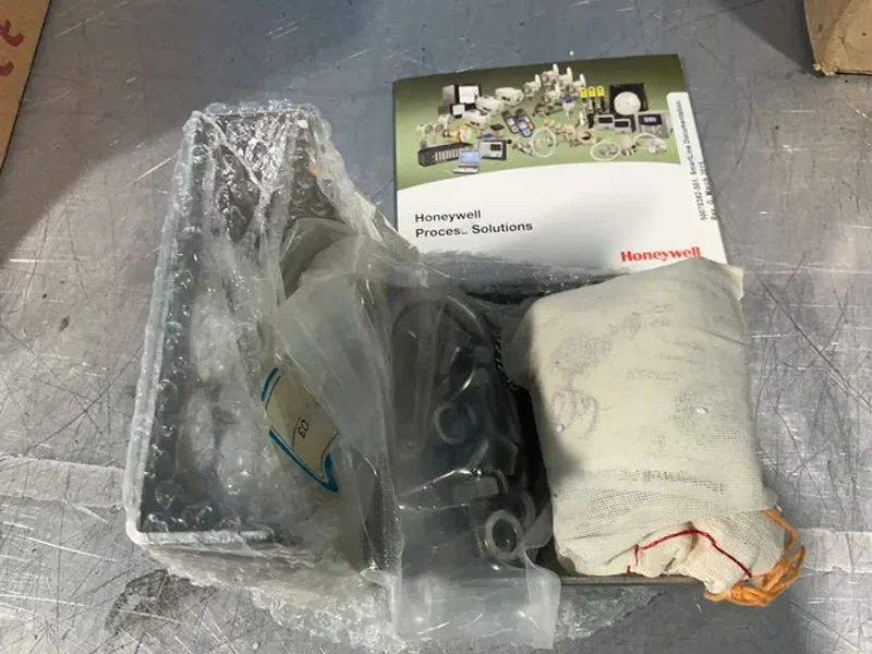 Honeywell 4500 Psi Differential Pressure Transmitter  -  Std720-e1hc4as-1-a-adc-11s-a-20a6-00-0000