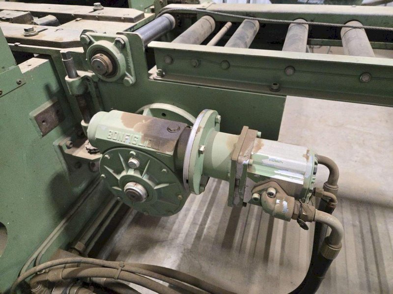 2001 BERCO PT250 TRACK PRESS WITH WTC ELECTRIC IMPACT WRENCH &amp; CONVEYOR: YOBRO #24374