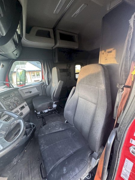 2020 Freightliner Cascadia 1FUJHHDV3LLLC1684