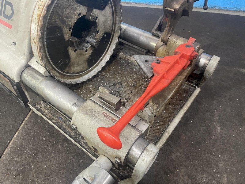 4&quot; RIDGID MODEL 124 BOLT AND PIPE THREADER:  STOCK #77026