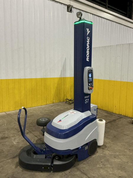 2023 ROBOPAC ROBOT MODEL #S7 PVS PORTABLE SHRINK WRAPPER MACHINE: YOBRO #25236