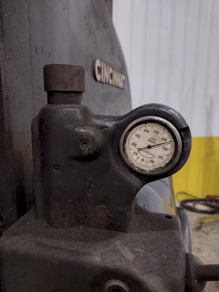 CINCINNATI NO. 4 VERTICAL MILLING MACHINE: YOBRO #24460