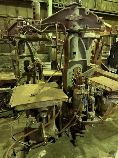 Osborn model 3161-20 rotolift molding machine s/n 18967-b (parts machine)