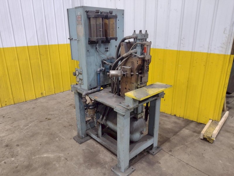 BTM CORPORATION TOG-L-LOC CORNER NOTCHER: YOBRO #25120